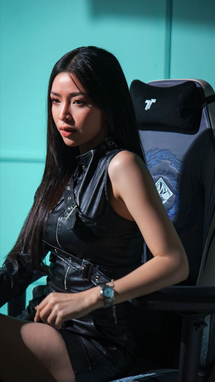 TTRacing Maxx Gaming Chair - Gojo Edition