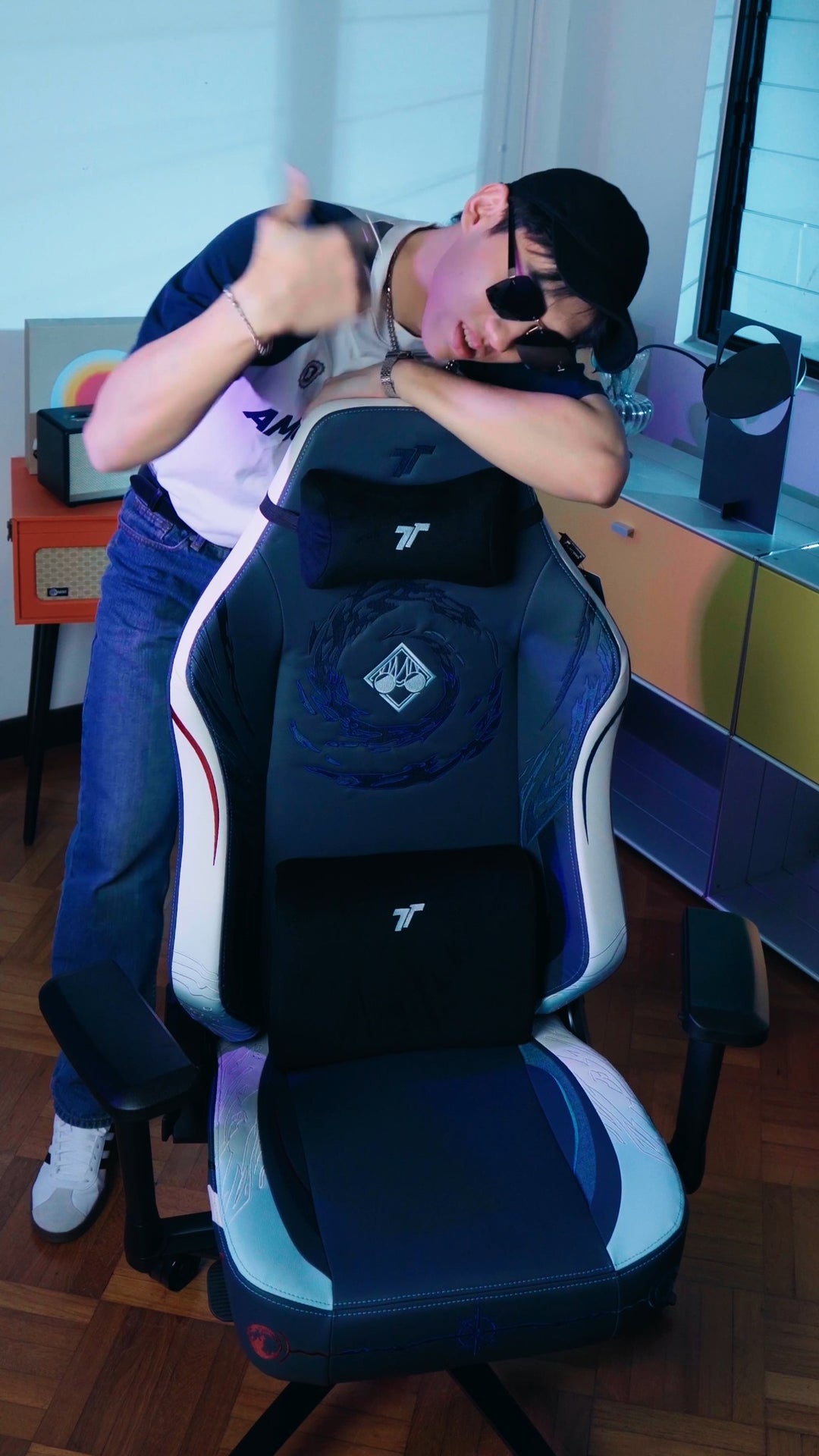 TTRacing Maxx Gaming Chair - Gojo Edition
